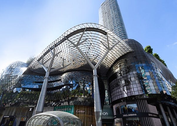 Klimt Cairnhill is located within walking distance to the heart of Singapore's premier shopping destinations, like Ion shopping centre.