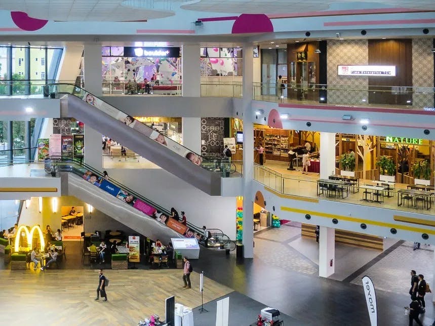 Food options at Aperia Mall
