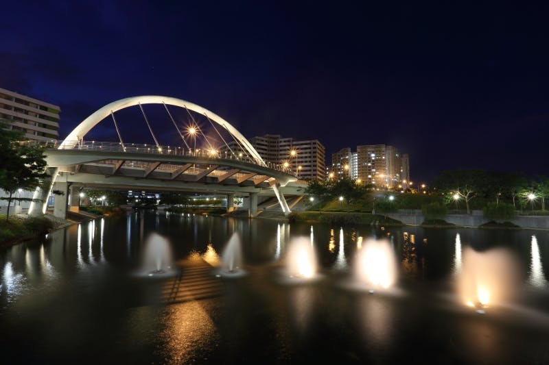 Kingsford Waterbay residents can relax at the scenic Punggol Waterway Park, which is nearby.
