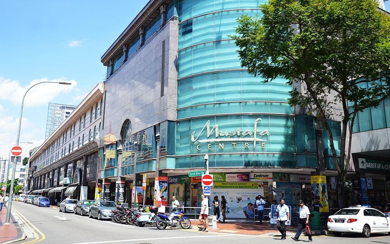 J8 Suite is within walking distrance from one of Singapore's largest discount shopping malls, Mustafa Centre.