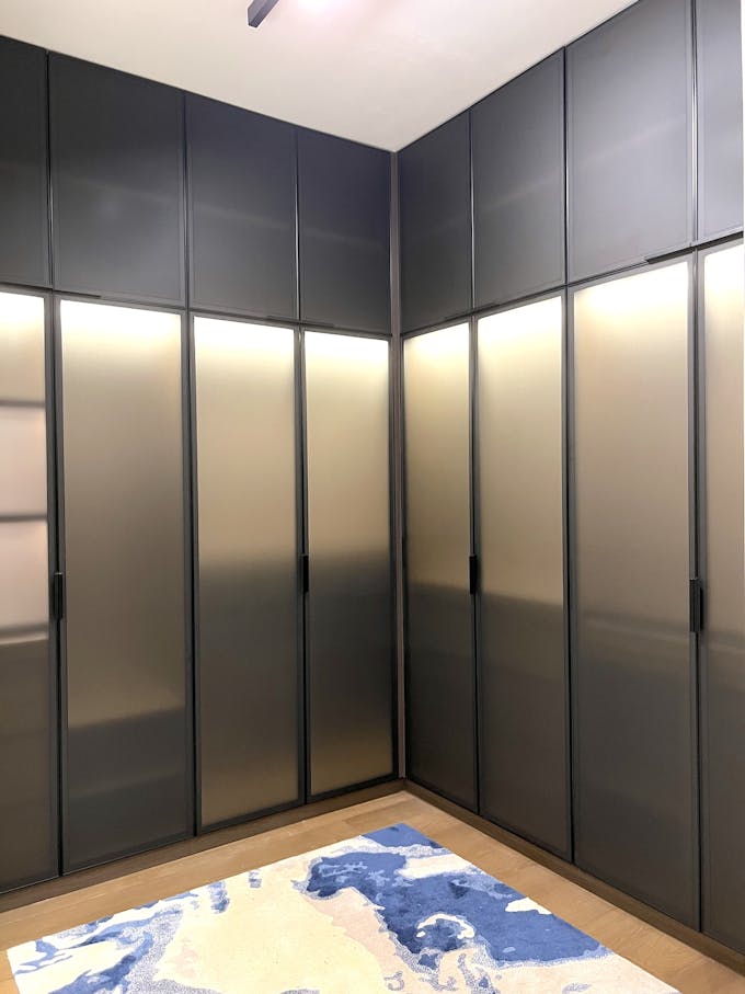 grand dunman 5 bedroom walk in wardrobe