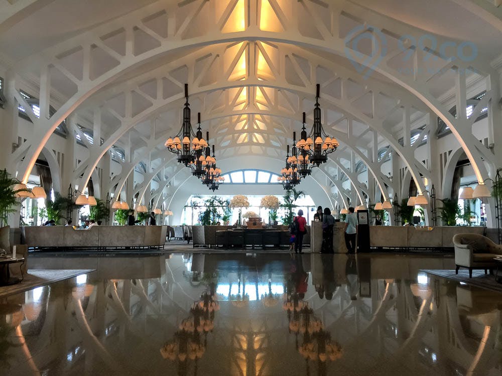 The Fullerton Hotel Concourse