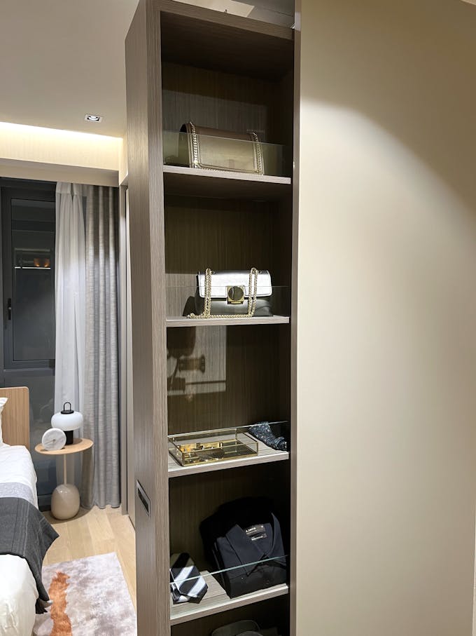 hill house master bedroom wardrobe