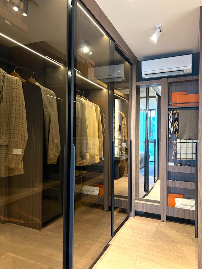 the continuum 5 bedroom master walk in wardrobe