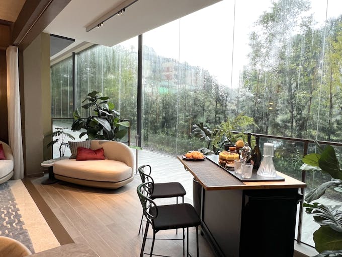 pinetree hill balcony