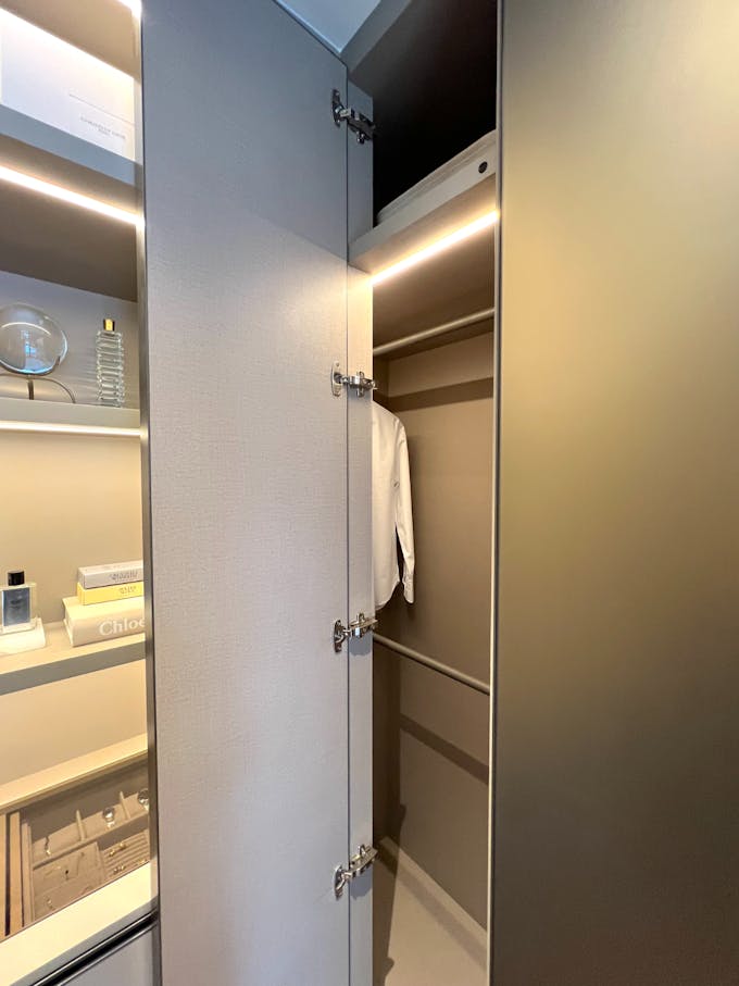 the reserve residences 4 bedroom horizon master wardrobe