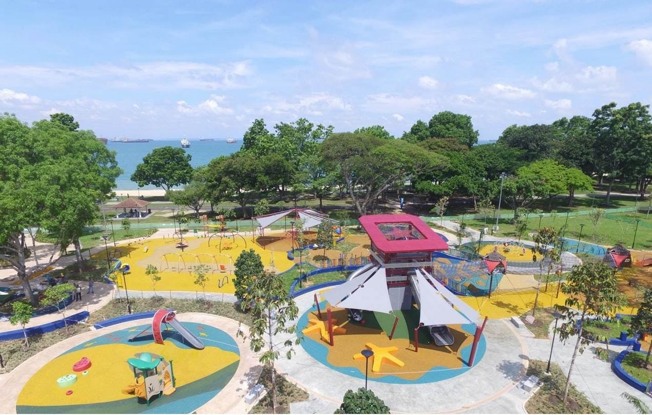 Located a short 9-minute drive from Deluxe Residences lies the popular Marine Cove Playground attraction at East Coast Park.