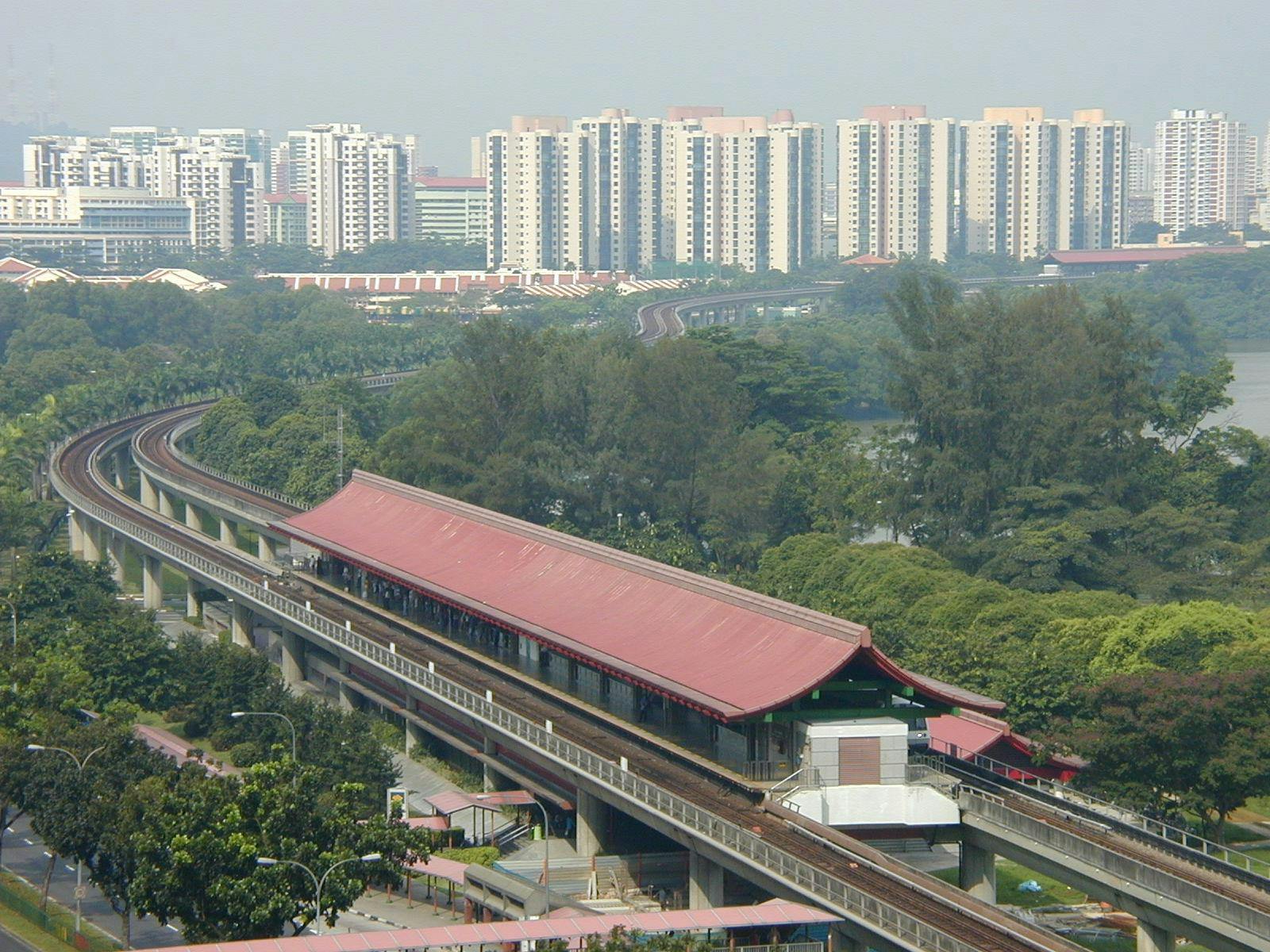 A scenic Lakeside MRT.