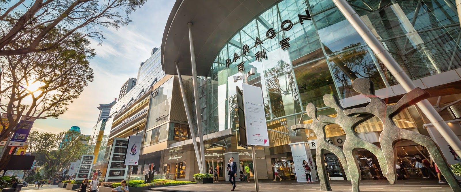 Located 1km from One Leonie Residences sits Paragon shopping mall, a one-stop destination that provides everything from specialist clinics, boutique shops, an up-class supermarket and even a floor dedicated to children’s needs