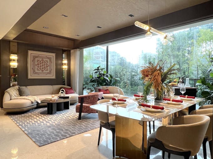 pinetree hill 5 bedroom dining area