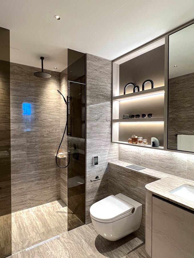 the continuum 5 bedrooom master bathroom