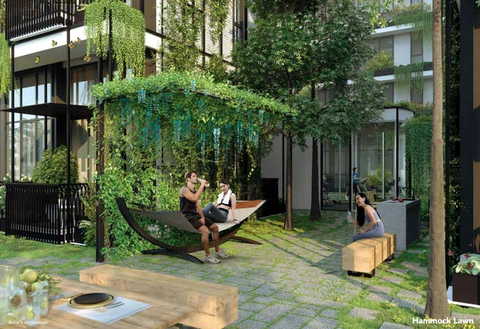 Jervois Mansion's Hammock Lawn, landscaped with lush foliage and green all around.