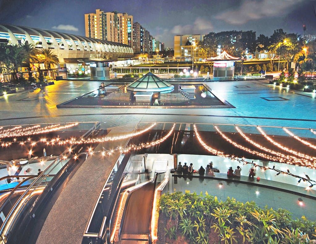 Paya Lebar MRT station, which Rezi 35 is in close proximity to. Residents can access both the East-West Line and CIrcle Line.