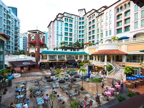 A popular go-to-spot for nearby residents, Robertson Walk is just across the road from Canninghill Square, offering plenty of dining options.