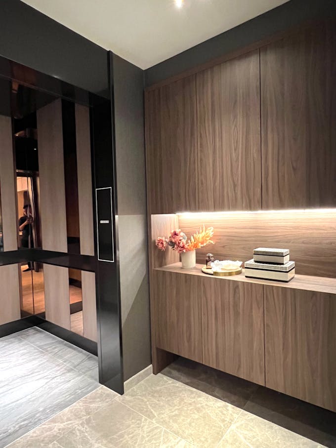 the continuum 5 bedroom private lift lobby