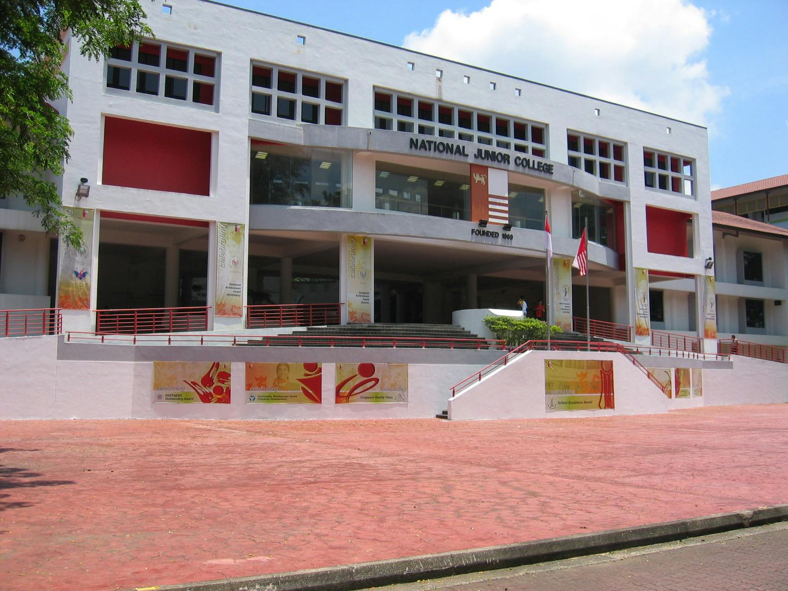 National Junior College