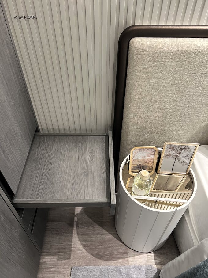 the lakegarden residences showflat pull out table