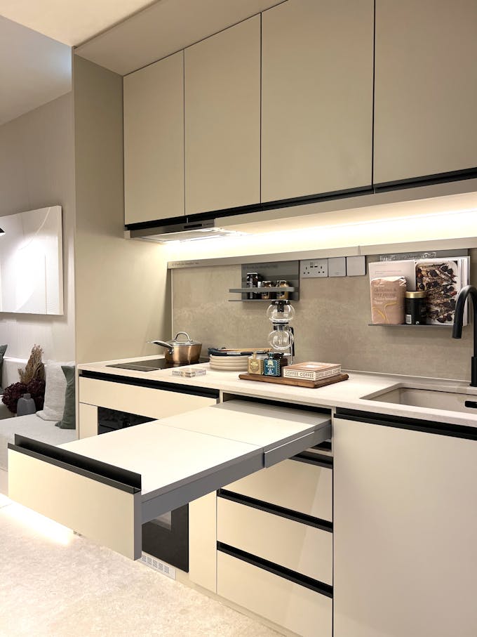 hill house kitchen pull-out table