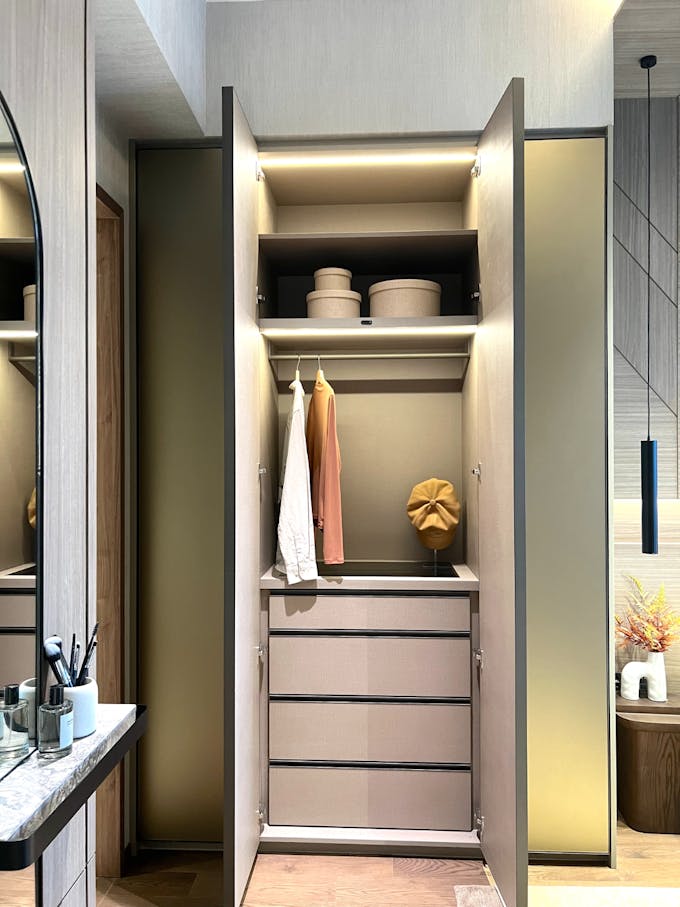 the reserve residences 3 bedroom creekside master wardrobe