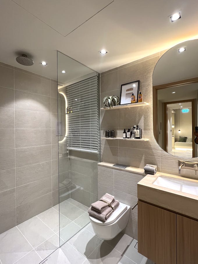 hill house master bathroom