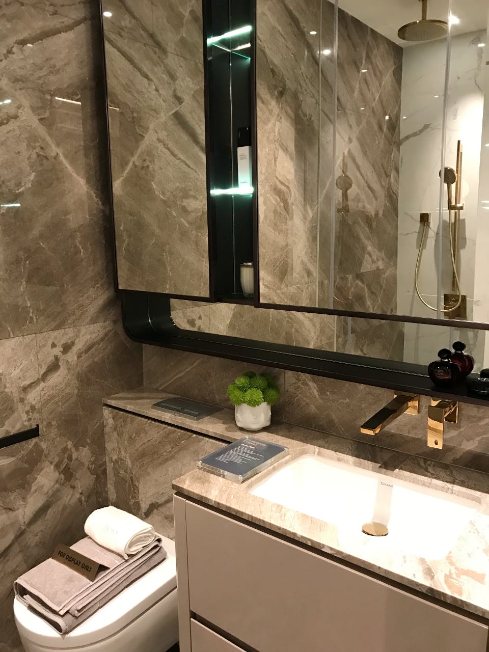 perfect ten 2 bedroom showflat bathroom
