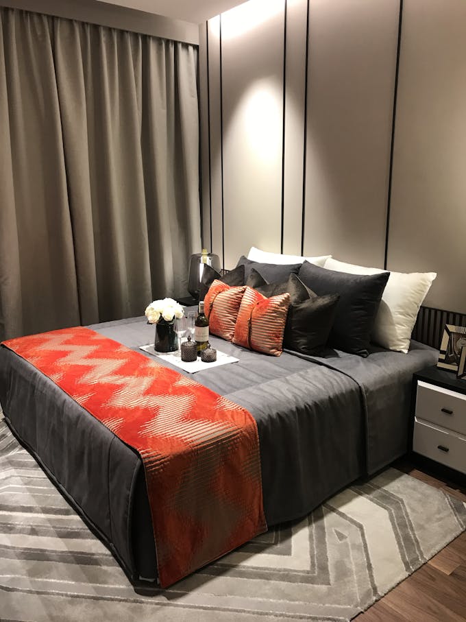 the commodore master bedroom