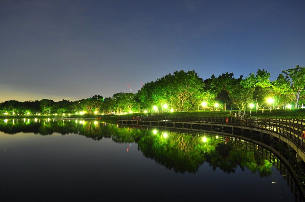 Bedok Reservoir Park in the evening