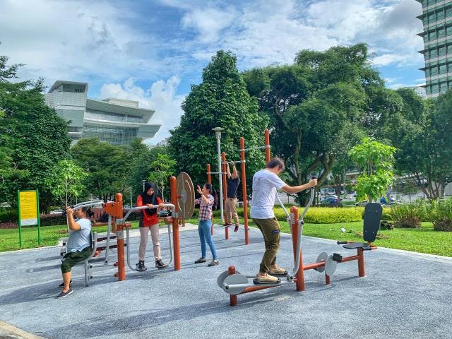 End the day with an adrenaline high after work by dropping by any of the one-north parks near One-North Eden to de-stress with a quiet evening run.
