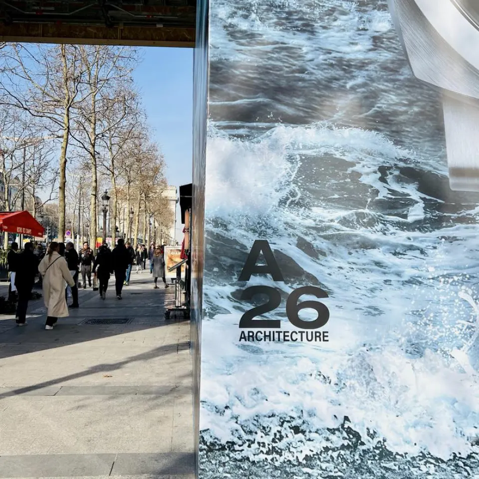Palisade for work on the Panerai boutique on the Champs-Elysées, Paris. 