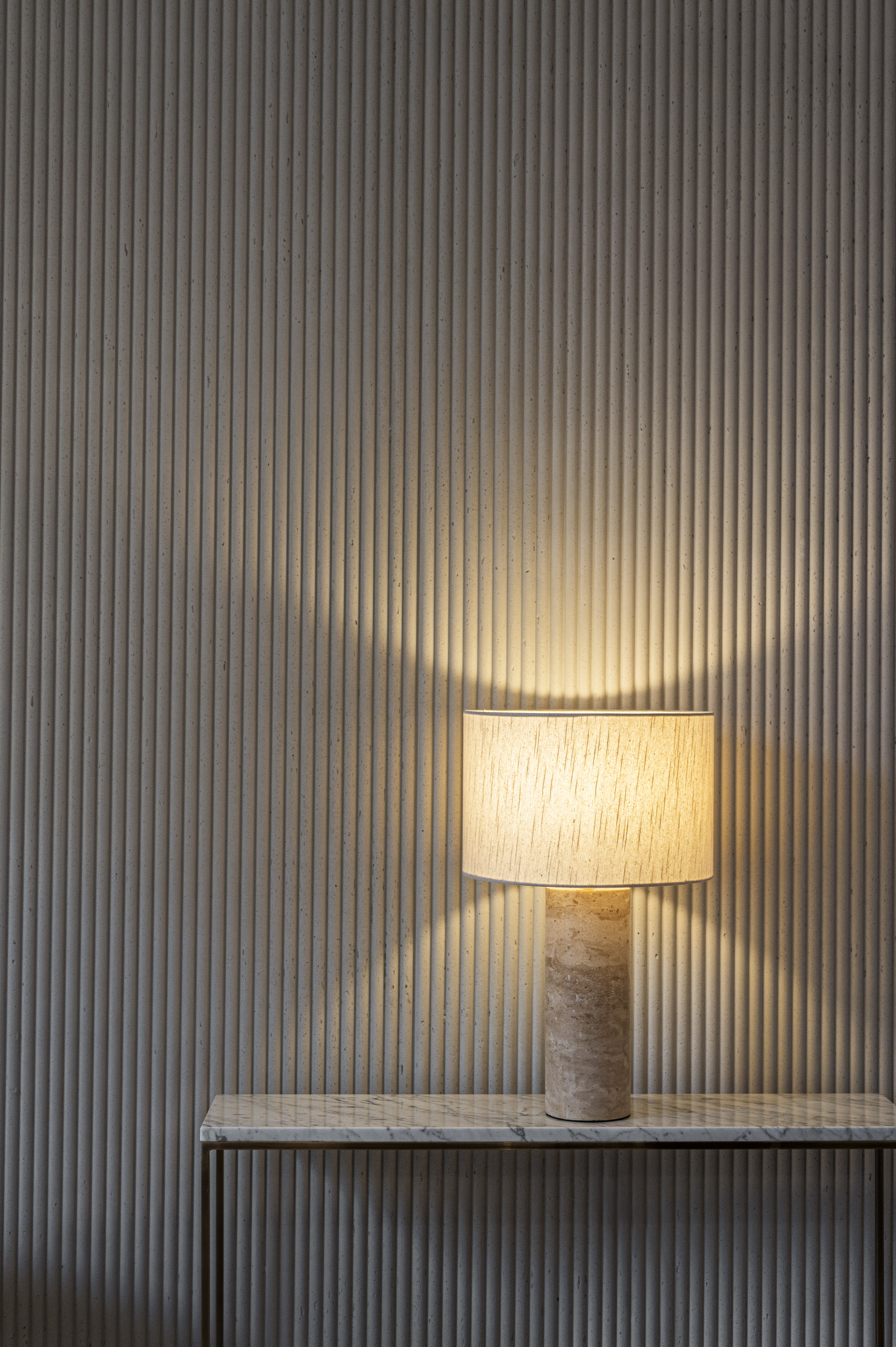 Détaille Mmurs et lampe