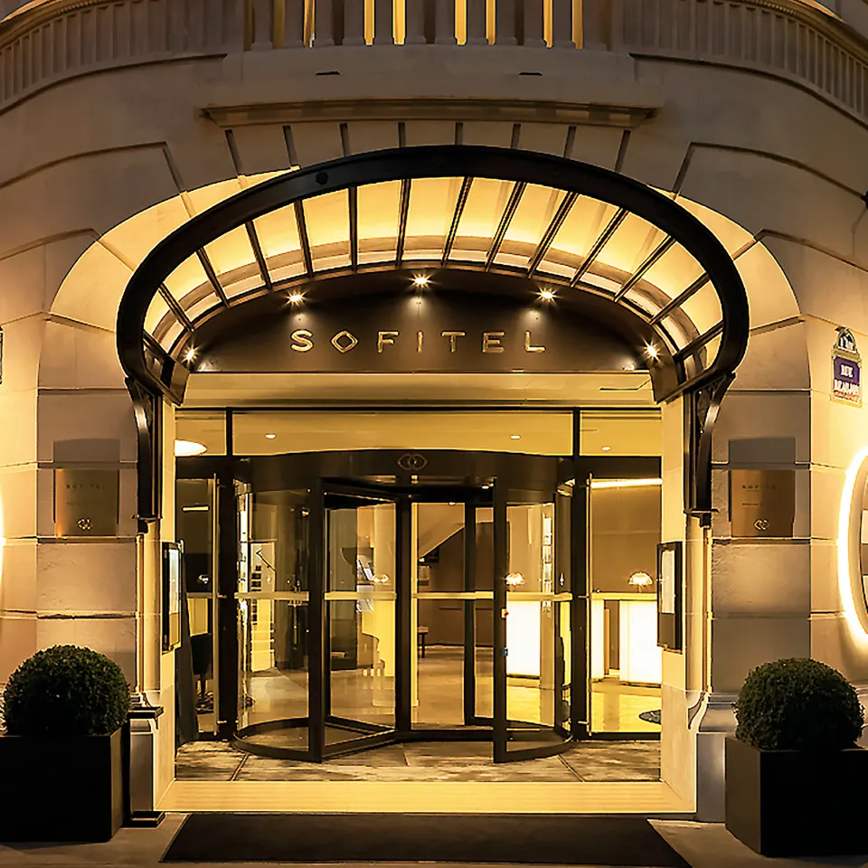 Facade, main entrance, Sofitel Arc de Triomphe