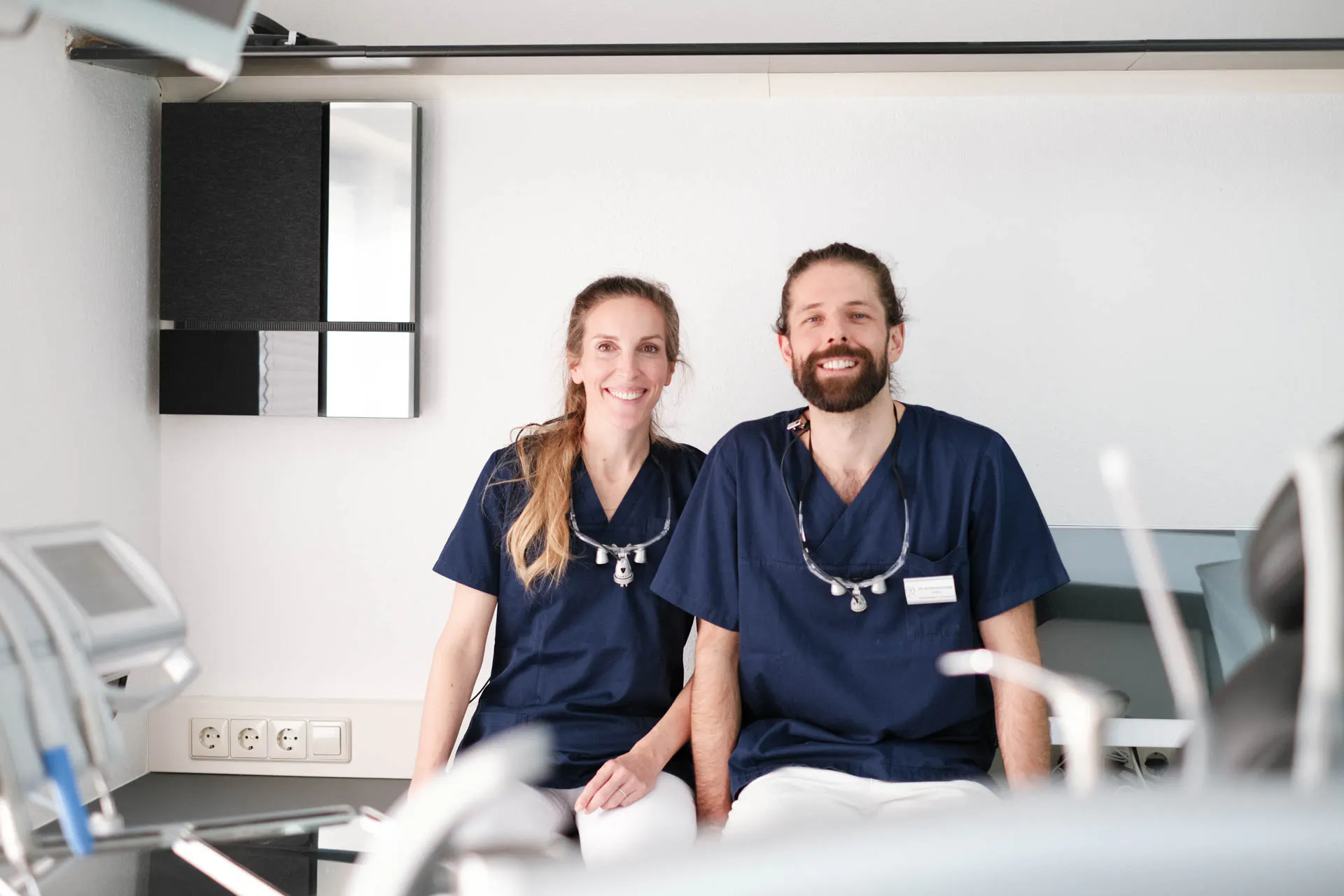 Dr. Quirin Kutscher und Friederike Kutscher in ihrer Praxis.