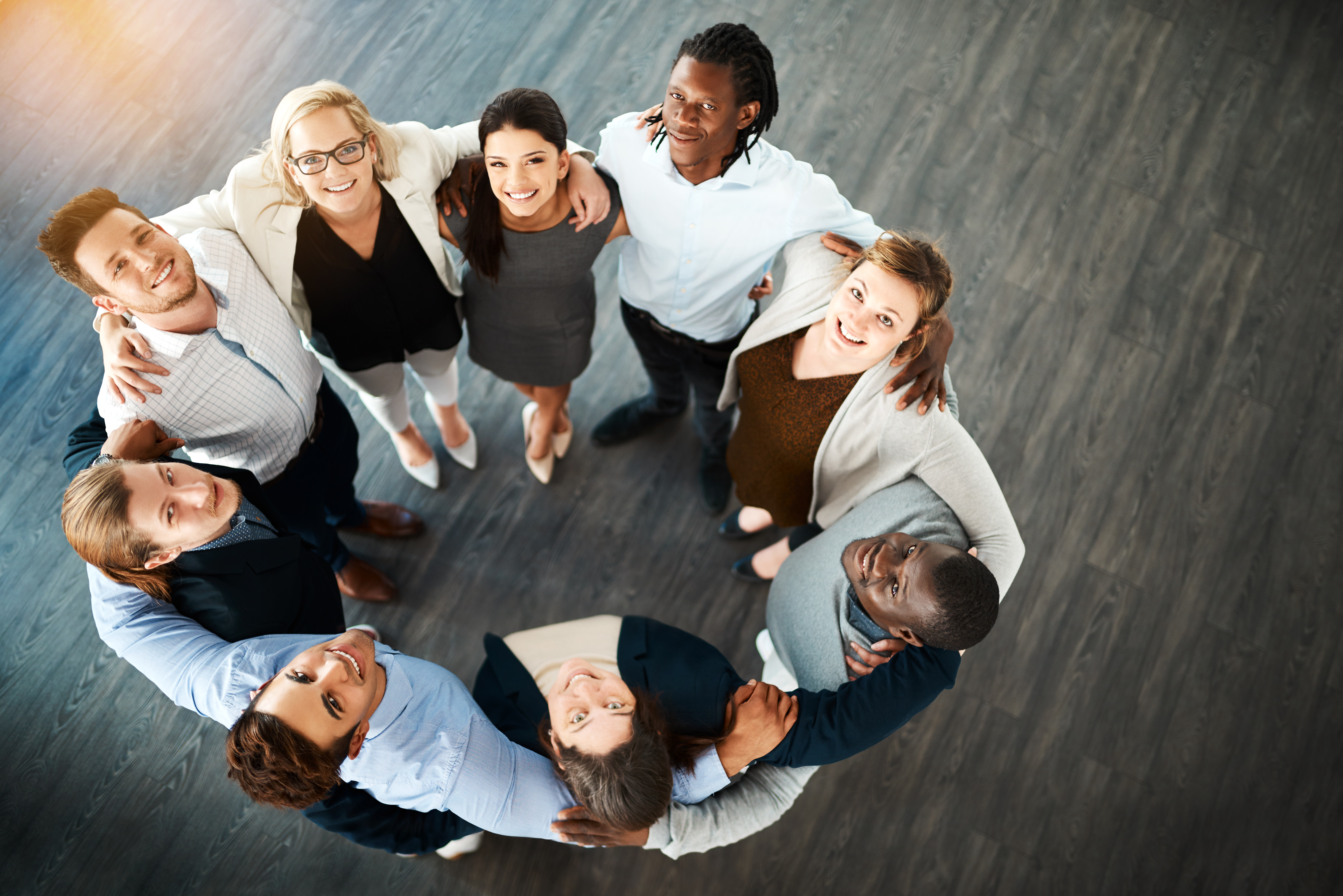 proporcionarle una combinación de servicios única