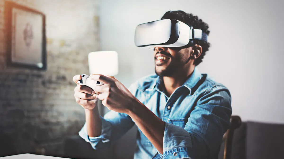 uomo con visiera realtà virtuale