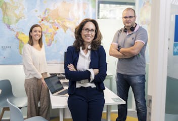 estamos respaldados por años de experiencia en el mercado y con una red global estamos respaldados por años de experiencia en el mercado y con una red global