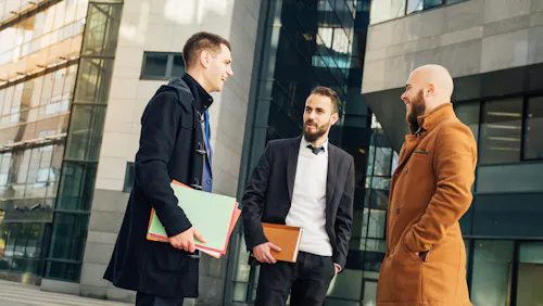 manager fuori dall'ufficio manager fuori dall'ufficio