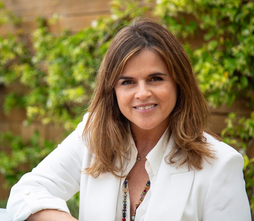 axa partners nombra a paula de castro chief commercial officer