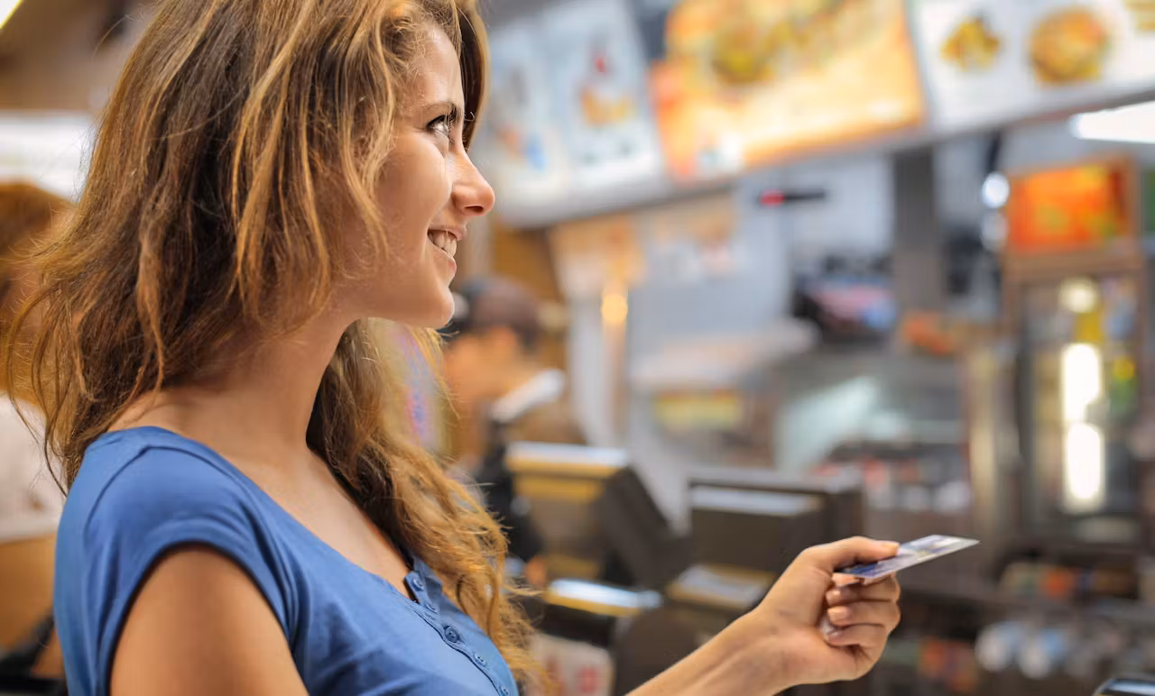 how keytrade bank generates extra value with its credit cards