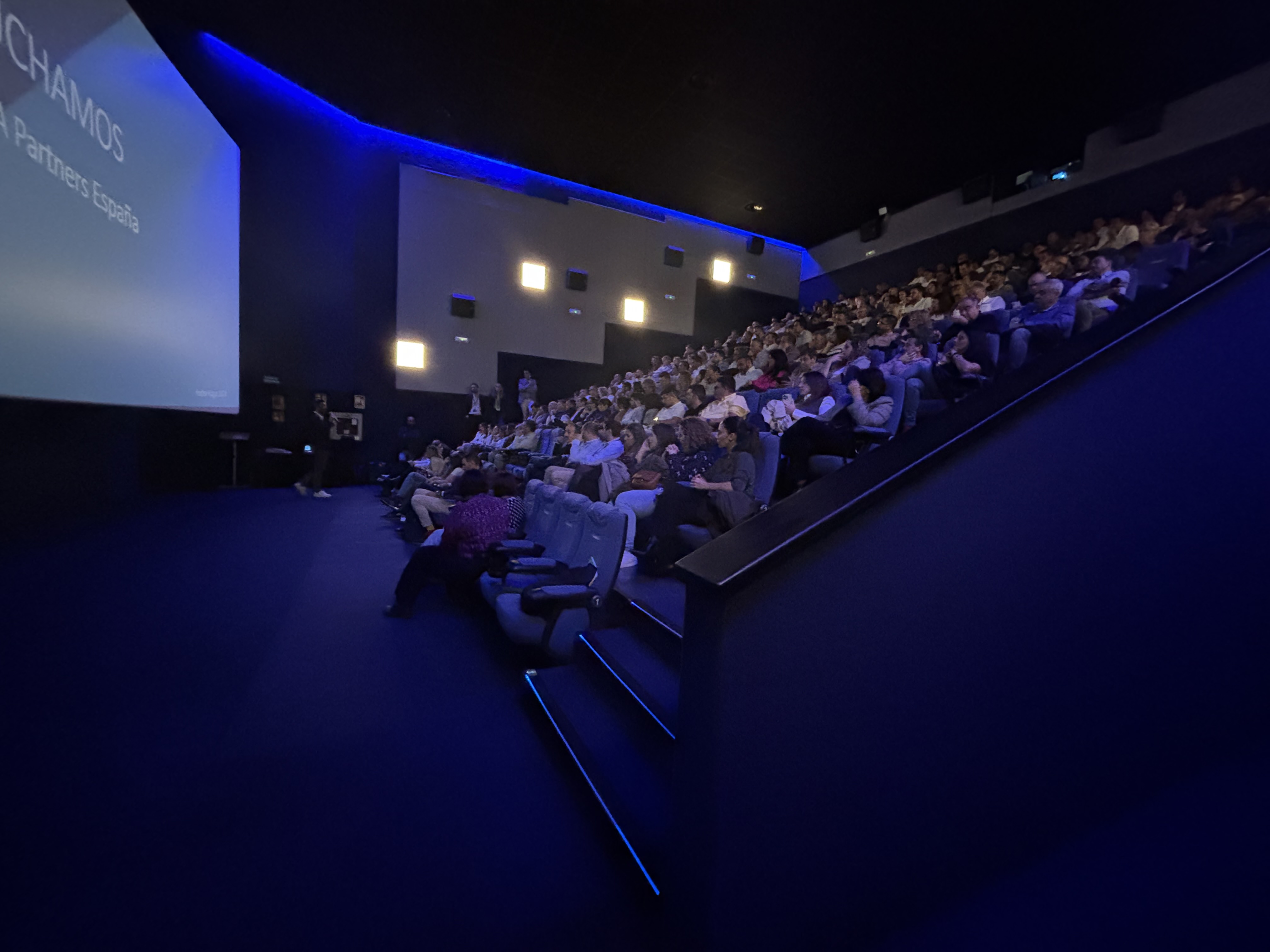 axa partners consolida la colaboración con sus proveedores de servicios de hogar