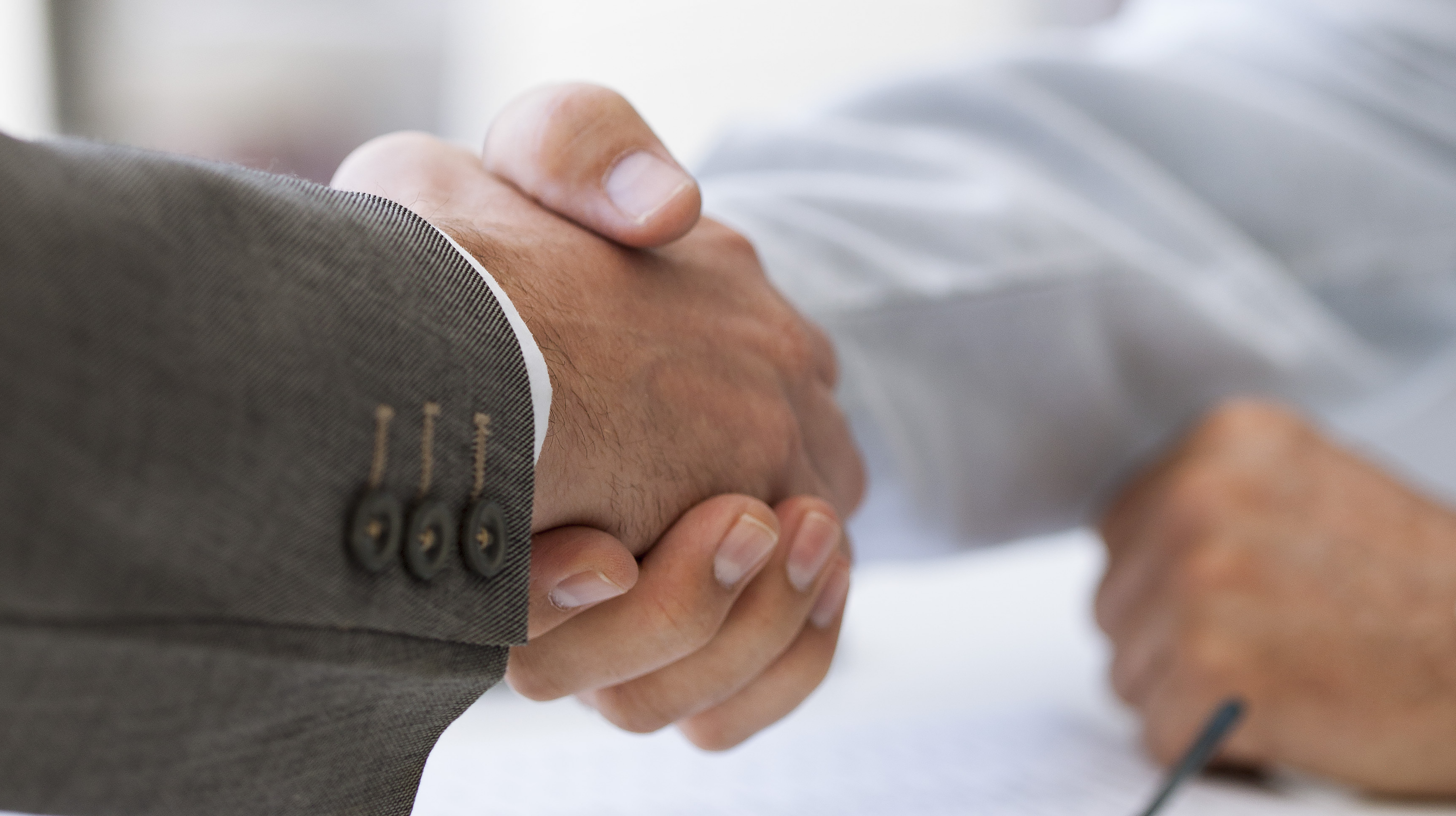 axa partners y bolttech anuncian una alianza estratégica