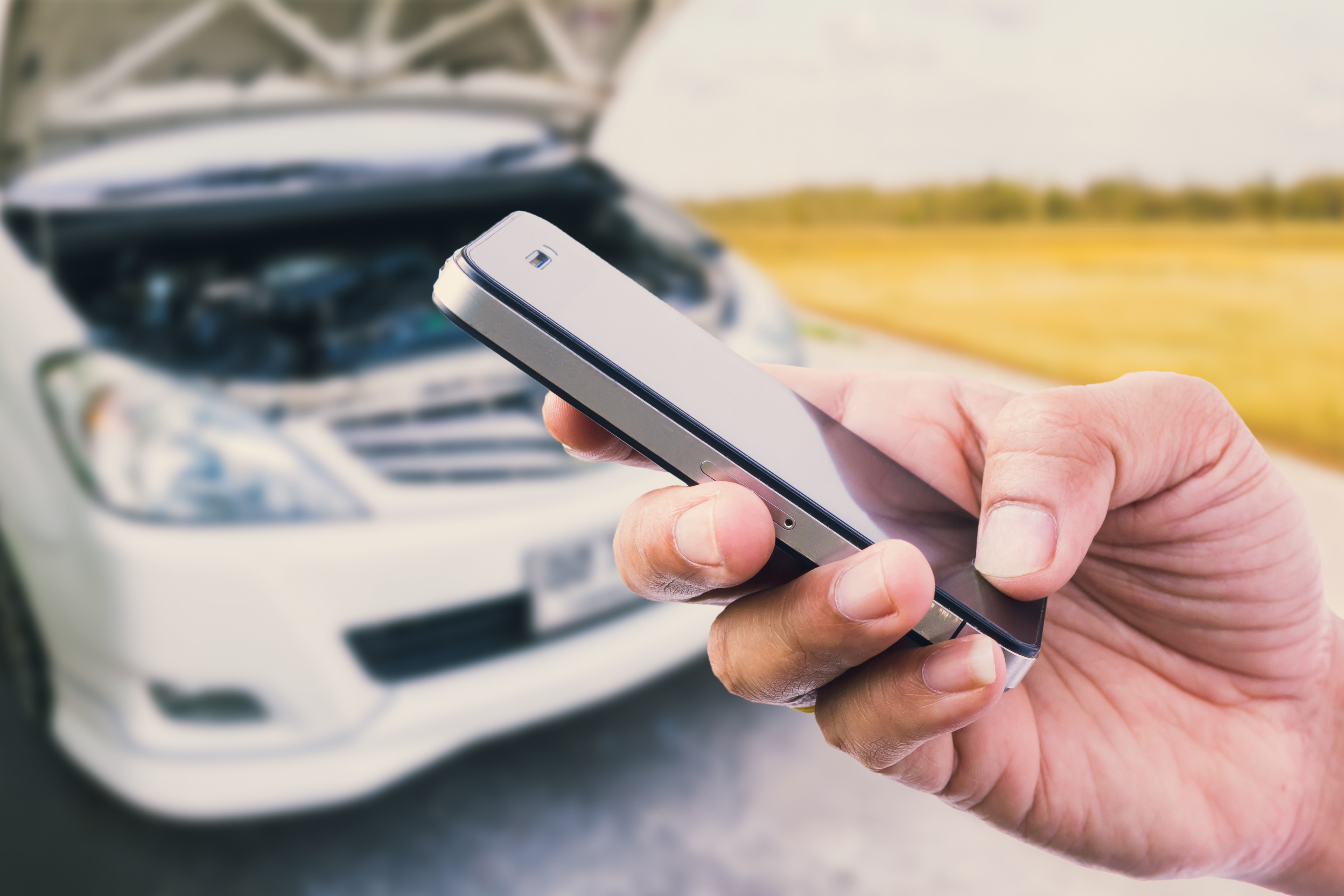 max, ein virtueller service-mitarbeiter bei fahrzeugpannen 