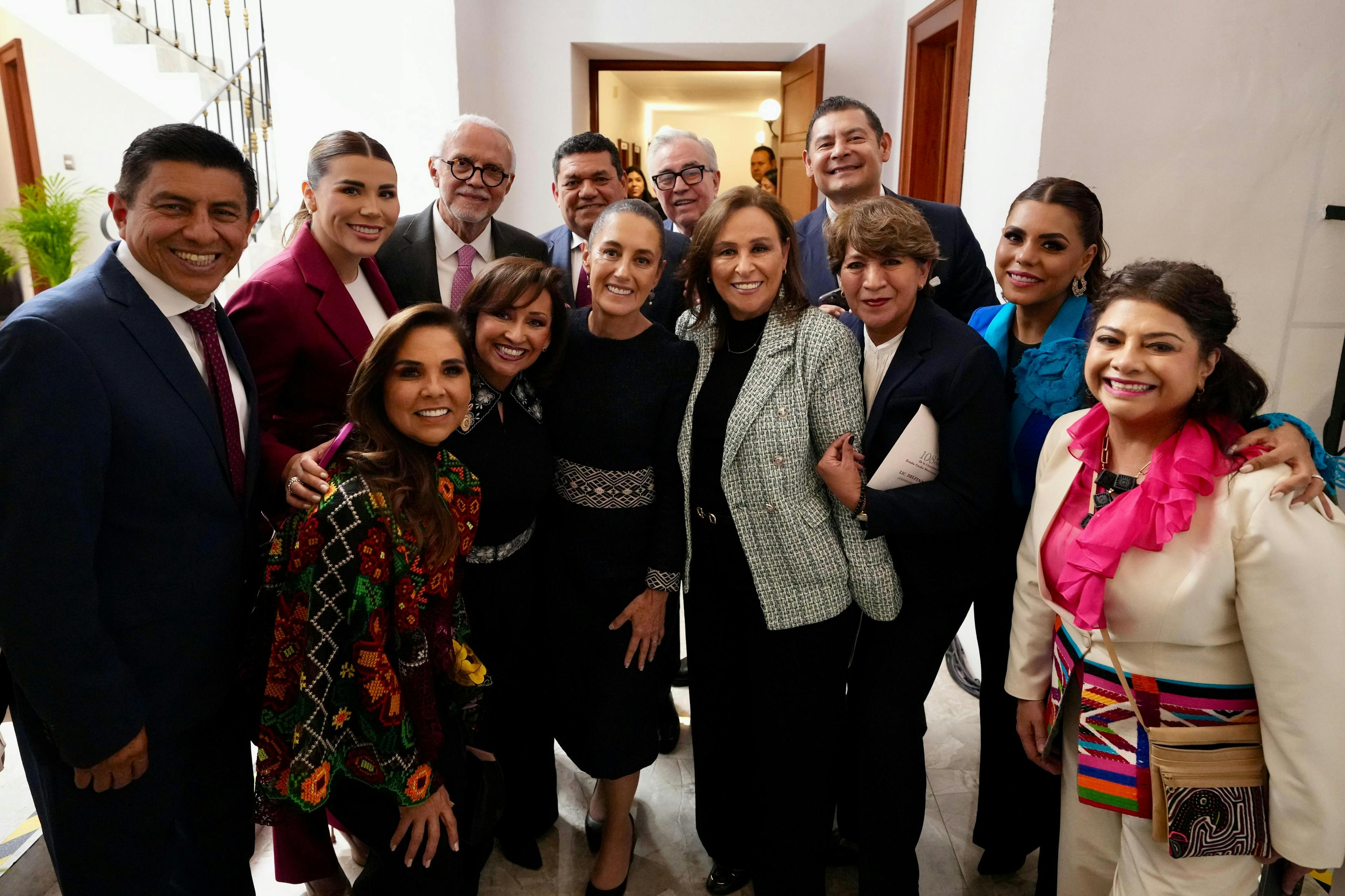 El gobernador acude a Querétaro con la presidenta Shienbaum por el 108 aniversario de la Constitución. Foto Especial.