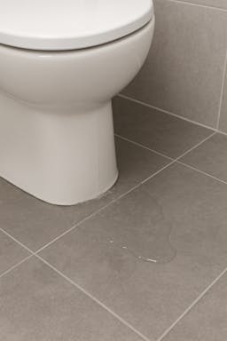Leak on newly installed toilet