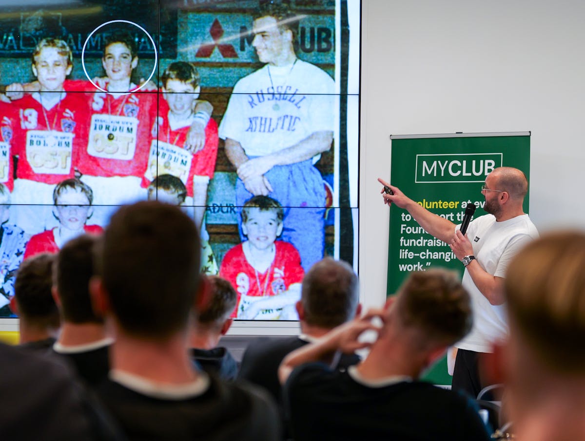 Markus Mani Abler CEO giving lecture at the nest