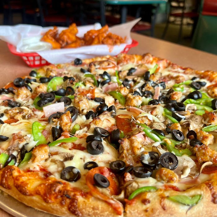Uncle Howie’s is a Redlands institution that offers pizza, wings and more!