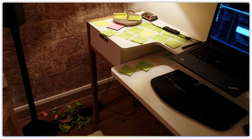 Tom Jelen's desk