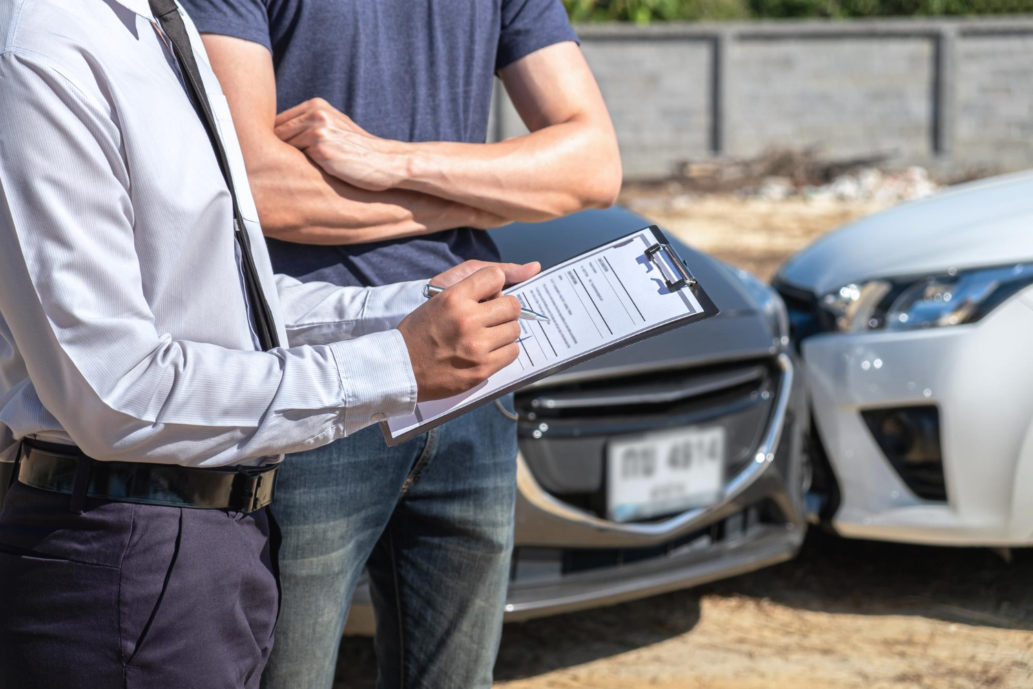 How An Experienced Auto Accident Lawyer in New York Builds Watertight Defense on Your Behalf