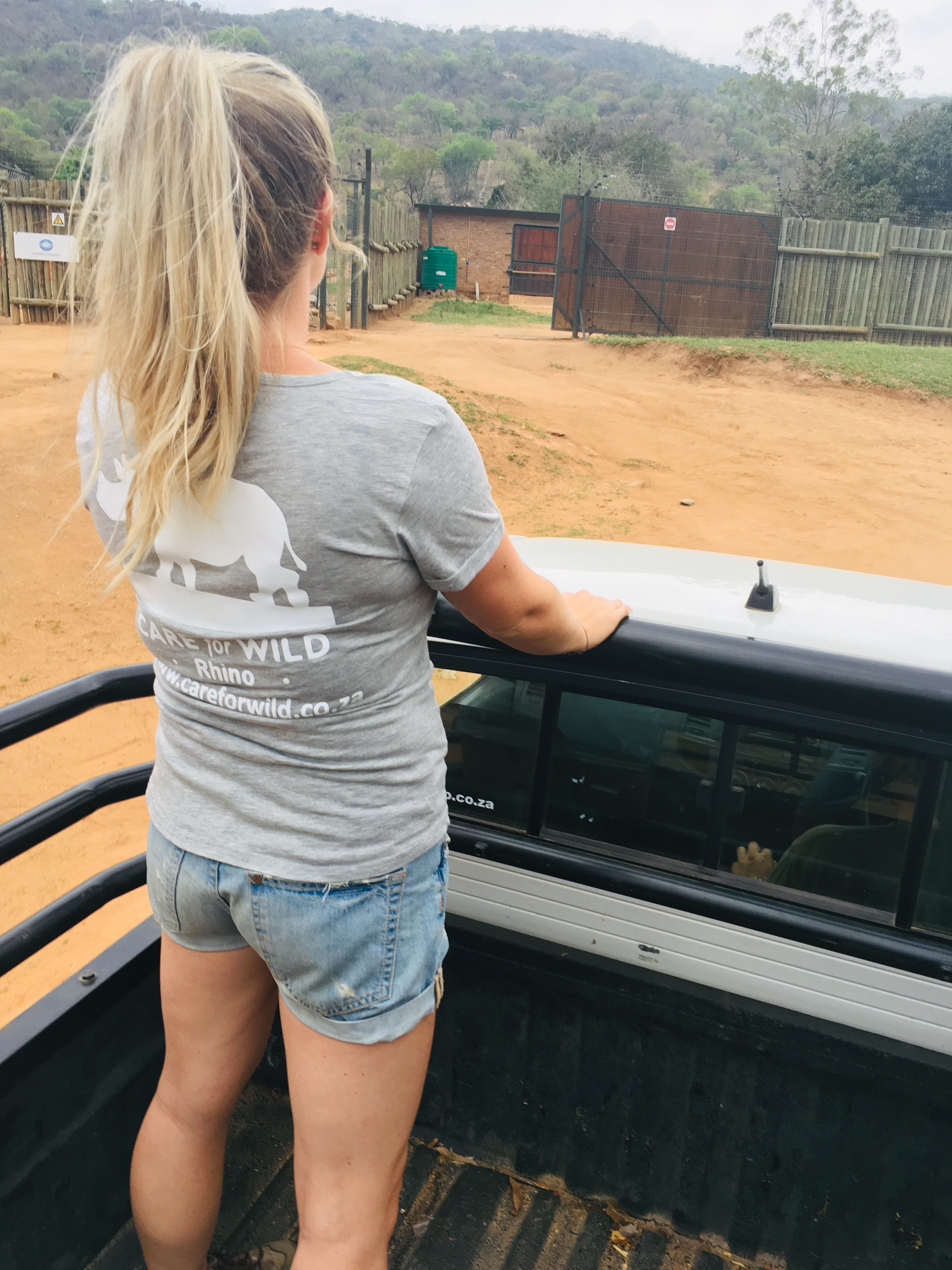 Maartje van Vlerken: standing in a vehicle