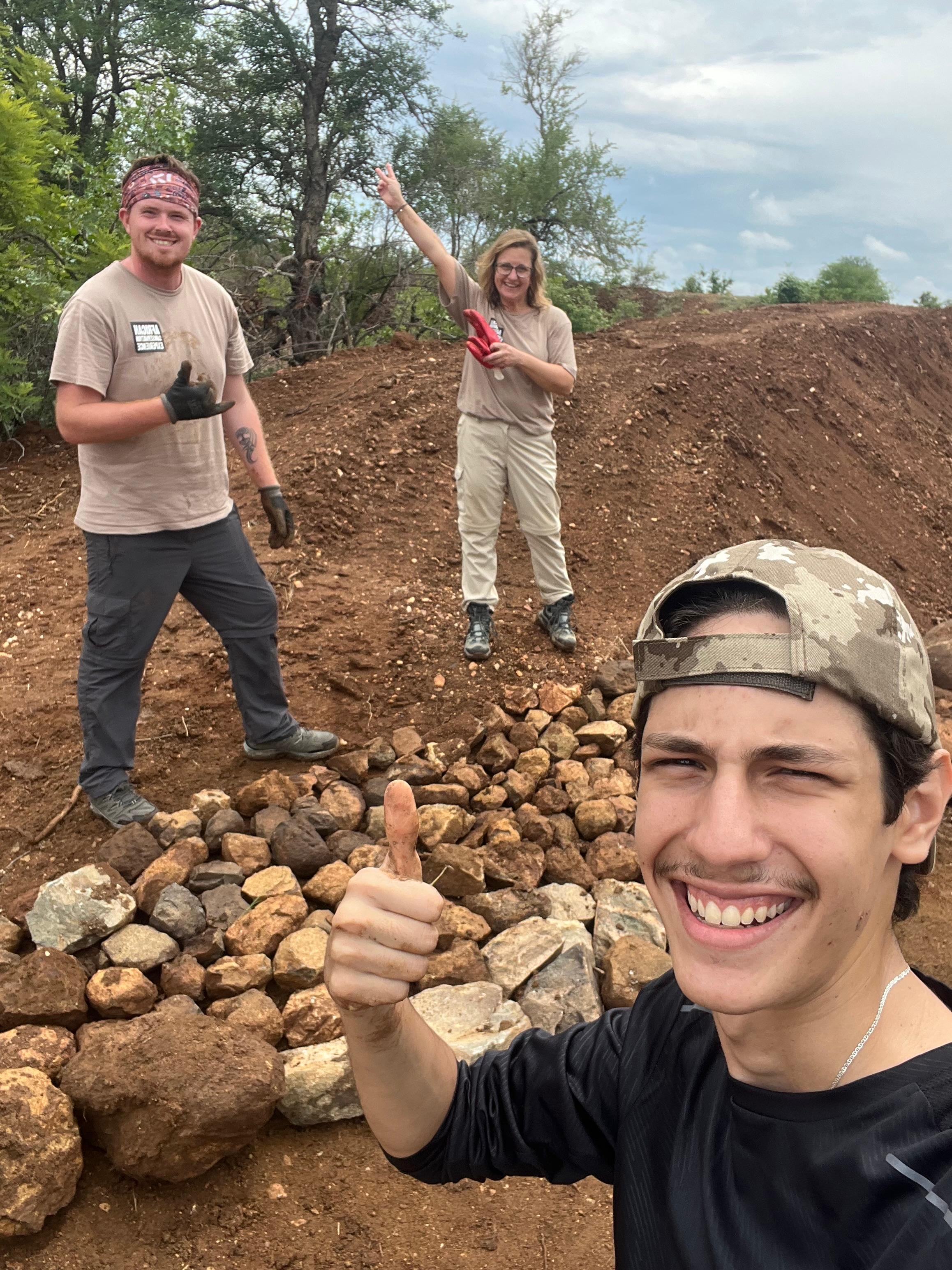 João de Oliveira: volunteers posing 
