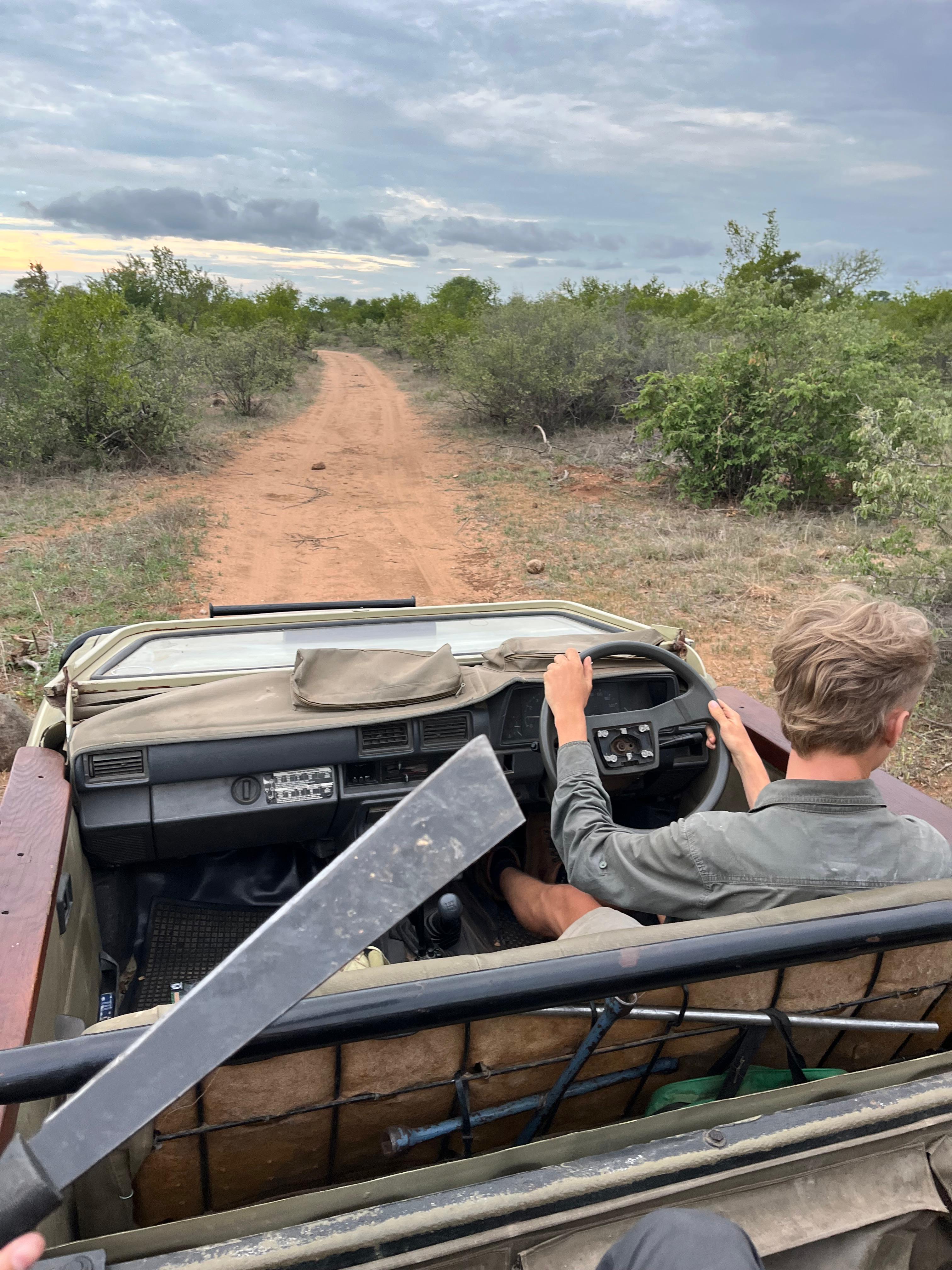 João de Oliveira: research vehicle driving down a dirt road 